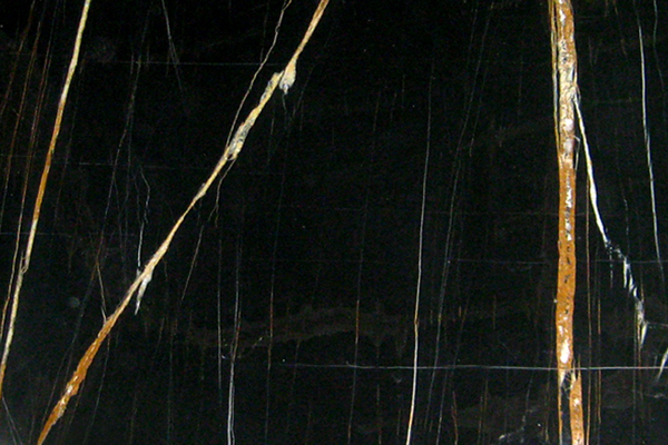 Black Saint Laurent/030/Полированная (36855 (2 600 х 1 250))