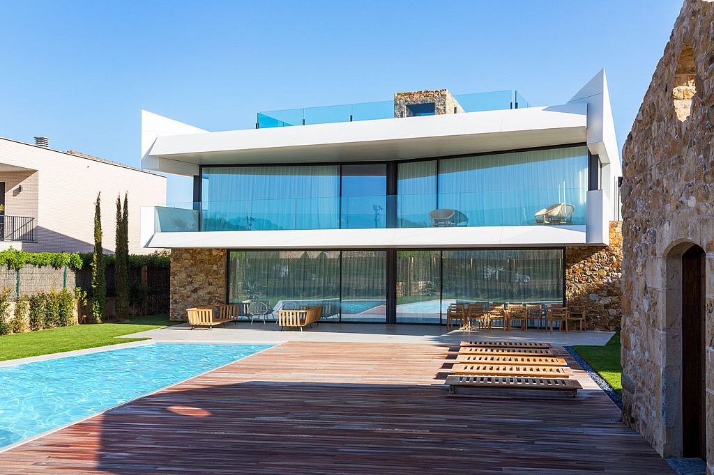 Облицовка дома кварцекерамикой  Neolith